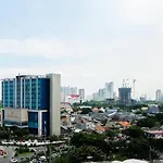 Prime Location Studio Apartment At Elpis Residence Near Ancol By Travelio